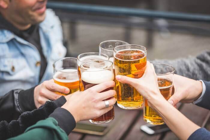 Sử dụng nhiều rượu bia cũng là nguyên nhân gây bệnh viêm gan