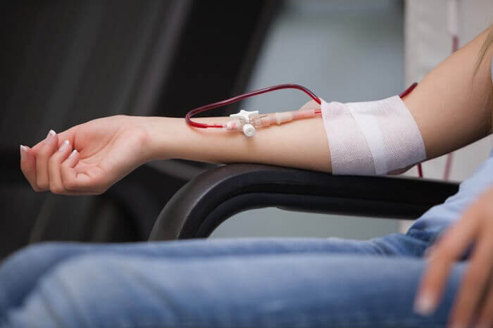 viêm gan C có thể lây truyền qua đường máu
