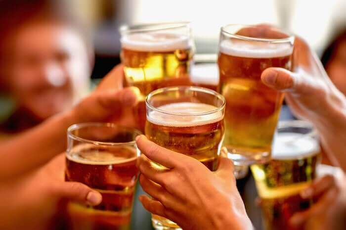 Uống nhiều rượu bia gây hại đến tế bào gan gây tiến triển bệnh xơ gan nặng hơn
